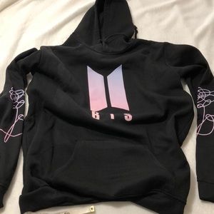 BTS Black hoodie 3 XL Measurements on pictures